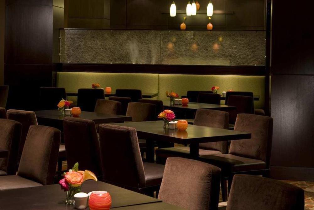 Hilton Garden Inn Minneapolis Downtown Ресторан фото